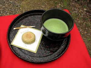 Matcha_and_wagashi_by_MShades_at_Daigoji,_Kyoto[1]