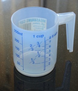Simple_Measuring_Cup[1]