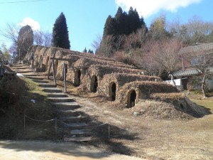 800px-Shigaraki_climbing_kiln_01