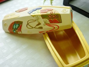 ぶりぶり 香合 初釜